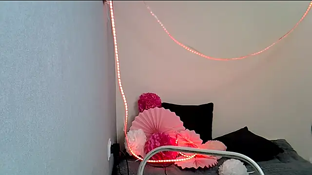 KiraHoney online show from 13, 3, 2026