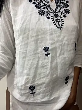 Snapshot of DIVA-8 chatting on 3, 11, 2025 DIVA-8 online show from 3, 11, 2025