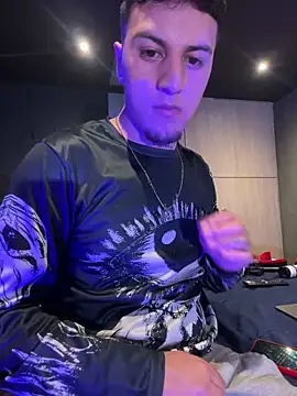 Snapshot of MiluandMIke chatting on 3, 2, 2026 MiluandMIke online show from 3, 2, 2026