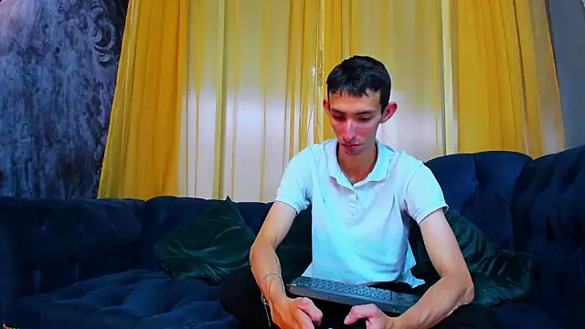 ZyroNight online show from 13, 1, 2026