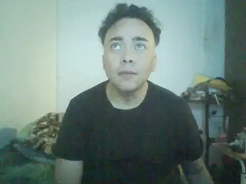 Snapshot of GuilleHotsexy chatting on 7, 11, 2025 GuilleHotsexy online show from 7, 11, 2025