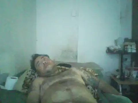 Snapshot of GuilleHotsexy chatting on 14, 11, 2025 GuilleHotsexy online show from 14, 11, 2025