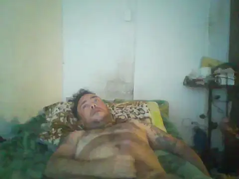 Snapshot of GuilleHotsexy chatting on 16, 11, 2025 GuilleHotsexy online show from 16, 11, 2025