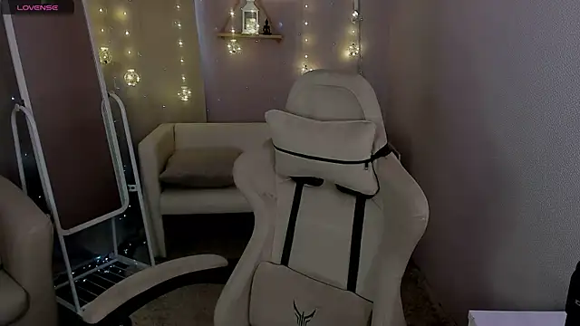 Hanako Rey online show from 25, 2, 2026