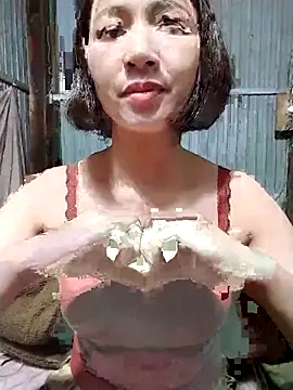 Snapshot of Niramiu chatting on 4, 11, 2025 Niramiu online show from 4, 11, 2025