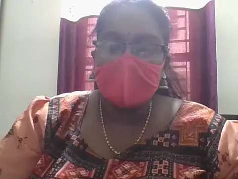 Snapshot of hootypriya chatting on 25, 4, 2026 hootypriya online show from 25, 4, 2026