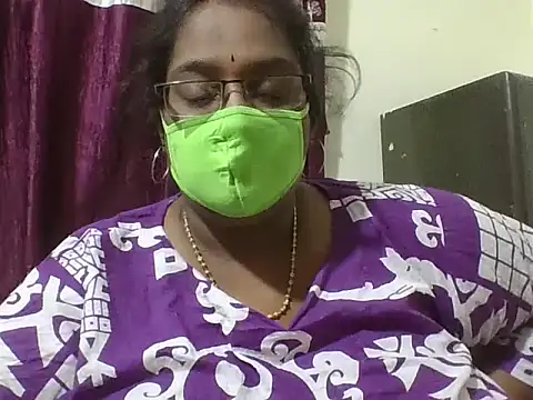 Snapshot of hootypriya chatting on 30, 4, 2026 hootypriya online show from 30, 4, 2026