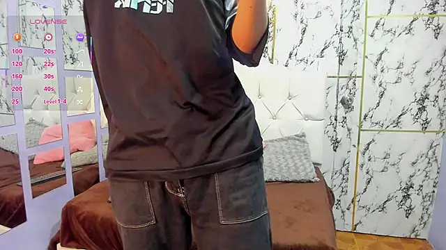 Snapshot of Elian_Julian chatting on 6, 11, 2025 Elian Julian online show from 6, 11, 2025