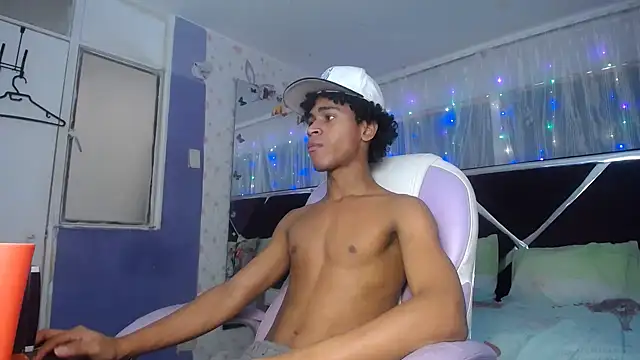 Santy bigcock 01 online show from 19, 5, 2026