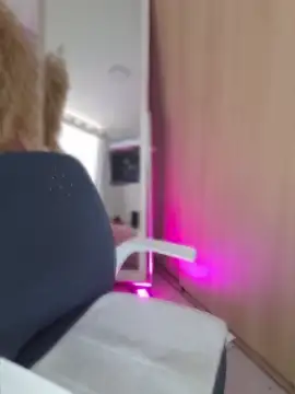 annie  20 online show from 9, 4, 2026