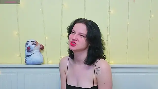 LatinaHuguenin online show from 12, 1, 2026