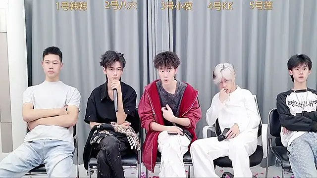 Snapshot of QYBOYS-222 chatting on 5, 11, 2025 QYBOYS-222 online show from 5, 11, 2025