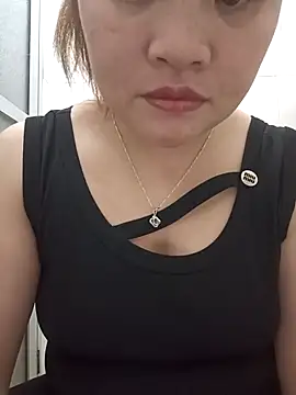 Snapshot of linh-xinh18 chatting on 7, 11, 2025 linh-xinh18 online show from 7, 11, 2025