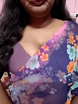 Snapshot of Keerthee_ chatting on 6, 11, 2025 Keerthee online show from 6, 11, 2025