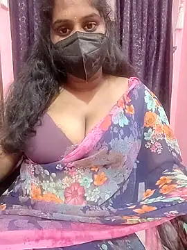 Snapshot of Keerthee_ chatting on 7, 11, 2025 Keerthee online show from 7, 11, 2025