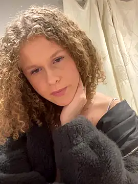 Snapshot of Bellaxo_1 chatting on 15, 11, 2025 Bellaxo 1 online show from 15, 11, 2025