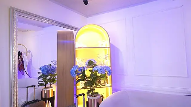 TessaaFox online show from 5, 2, 2026