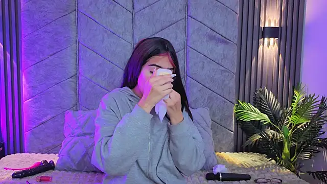  ViolletteNoir  online show from 30, 11, 2025