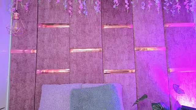  ViolletteNoir  online show from 20, 12, 2025