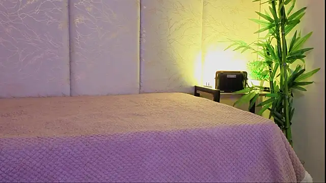  ViolletteNoir  online show from 16, 3, 2026