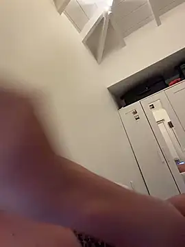 lounaaxangel online show from 12, 4, 2026