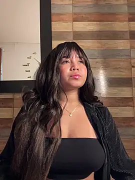 Snapshot of LoliitaBennett chatting on 4, 3, 2026 LoliitaBennett online show from 4, 3, 2026