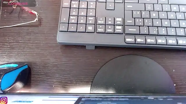 Snapshot of Tessa_Moon_ chatting on 8, 11, 2025 Tessa Moon online show from 8, 11, 2025