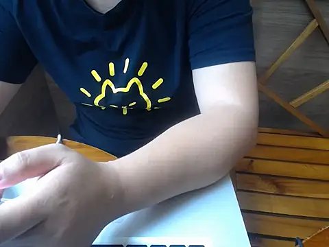 Snapshot of Yoo_Me chatting on 11, 11, 2025 Yoo Me online show from 11, 11, 2025