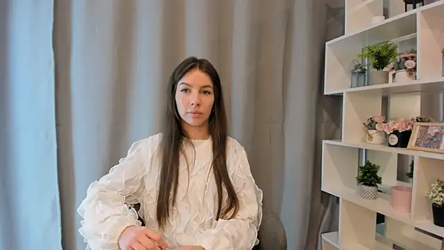 Snapshot of OtiliaNatiello chatting on 7, 11, 2025 OtiliaNatiello online show from 7, 11, 2025