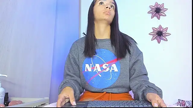 KIMMY MONTIELL online show from 20, 5, 2026