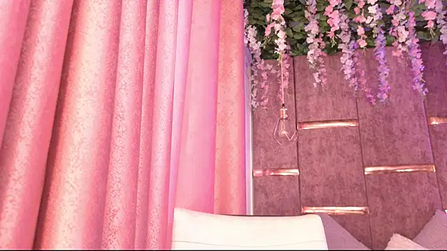 AuroraLanee  online show from 26, 11, 2025