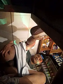 Snapshot of themorenofit08 chatting on 12, 11, 2025 themorenofit08 online show from 12, 11, 2025