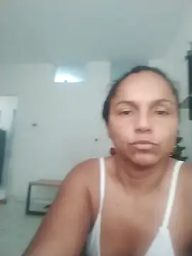 Snapshot of _Lizeth_ chatting on 20, 12, 2025 Lizeth online show from 20, 12, 2025