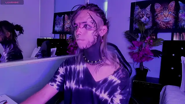 Snapshot of luxiel_ chatting on 12, 11, 2025 luxiel online show from 12, 11, 2025