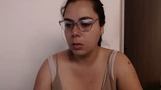 Snapshot of LorieFerrer chatting on 8, 3, 2025 LorieFerrer online show from 8, 3, 2025