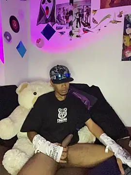 Snapshot of Kaizen-Black chatting on 11, 11, 2025 Kaizen-Black online show from 11, 11, 2025