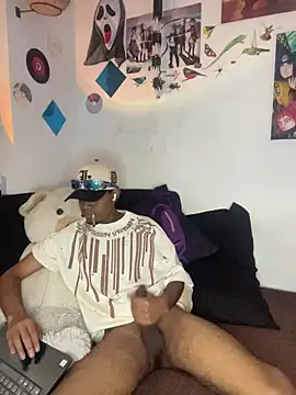 Snapshot of Kaizen-Black chatting on 11, 11, 2025 Kaizen-Black online show from 11, 11, 2025