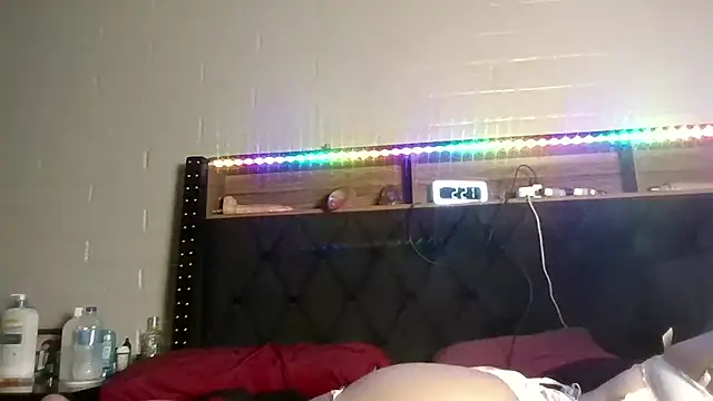 nikkibae33 online show from 18, 6, 2026