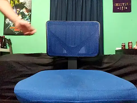 Snapshot of Crypticfreak50 chatting on 12, 11, 2025 Crypticfreak50 online show from 12, 11, 2025