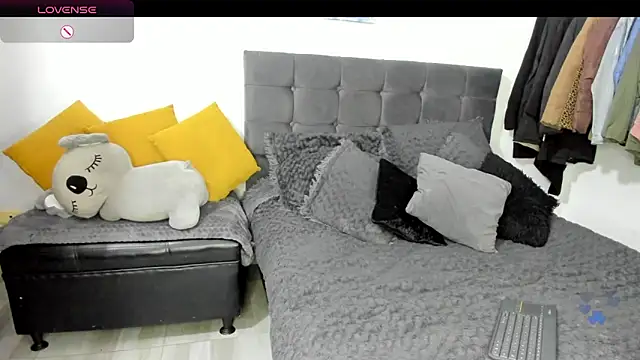 ariannawil online show from 1, 3, 2026