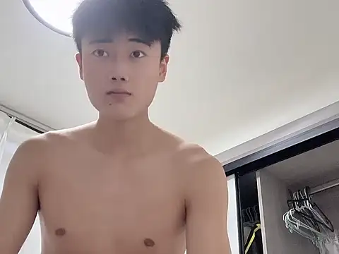 Snapshot of zcjzcj1357 chatting on 8, 11, 2025 zcjzcj1357 online show from 8, 11, 2025