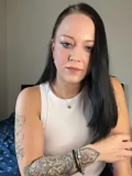 Snapshot of TattooLaraa chatting on 8, 11, 2025 TattooLaraa online show from 8, 11, 2025