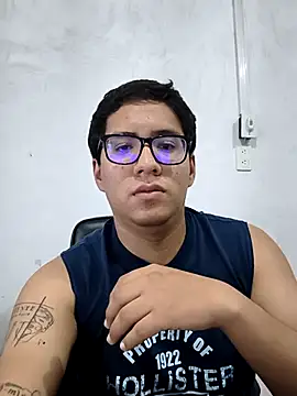 Snapshot of MiltonCede chatting on 7, 11, 2025 MiltonCede online show from 7, 11, 2025