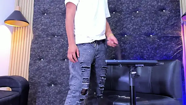 Snapshot of Tommy_bigcock19 chatting on 9, 11, 2025 Tommy bigcock19 online show from 9, 11, 2025