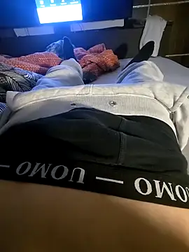 cazzoficasposati online show from 18, 11, 2025