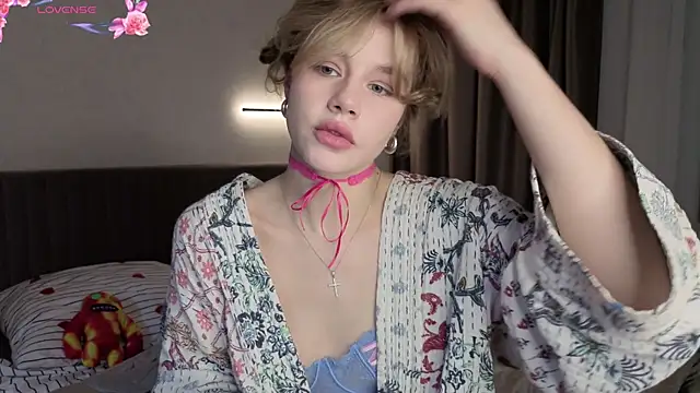 Snapshot of MiroslavaFairy chatting on 10, 11, 2025 MiroslavaFairy online show from 10, 11, 2025