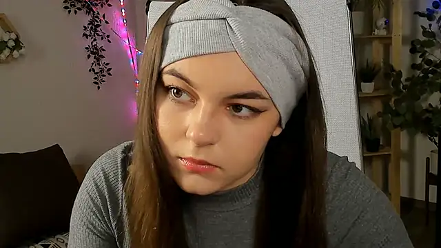 FrancescaCavaliere online show from 25, 11, 2025