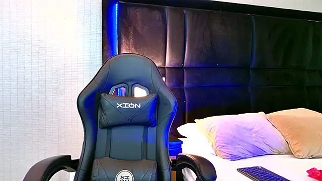 EllaEvanz online show from 28, 11, 2025