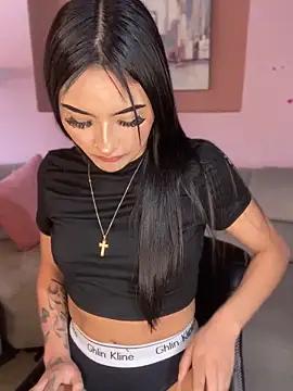 Snapshot of CleoNoir_Pink chatting on 10, 11, 2025 CleoNoir Pink online show from 10, 11, 2025