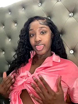 Snapshot of ToyaThick chatting on 12, 11, 2025 ToyaThick online show from 12, 11, 2025